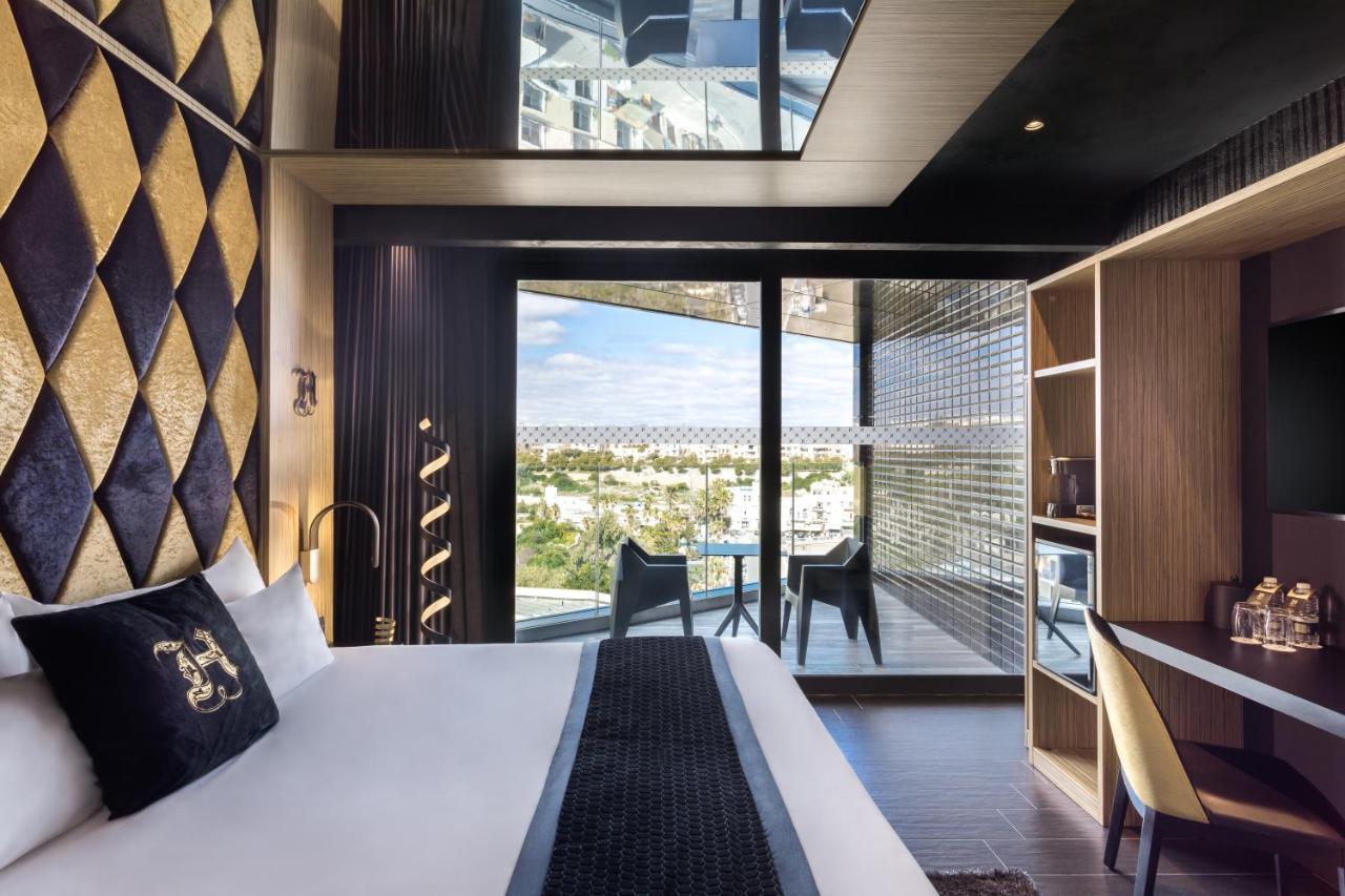 Standard Double or Twin Room Partial Sea View