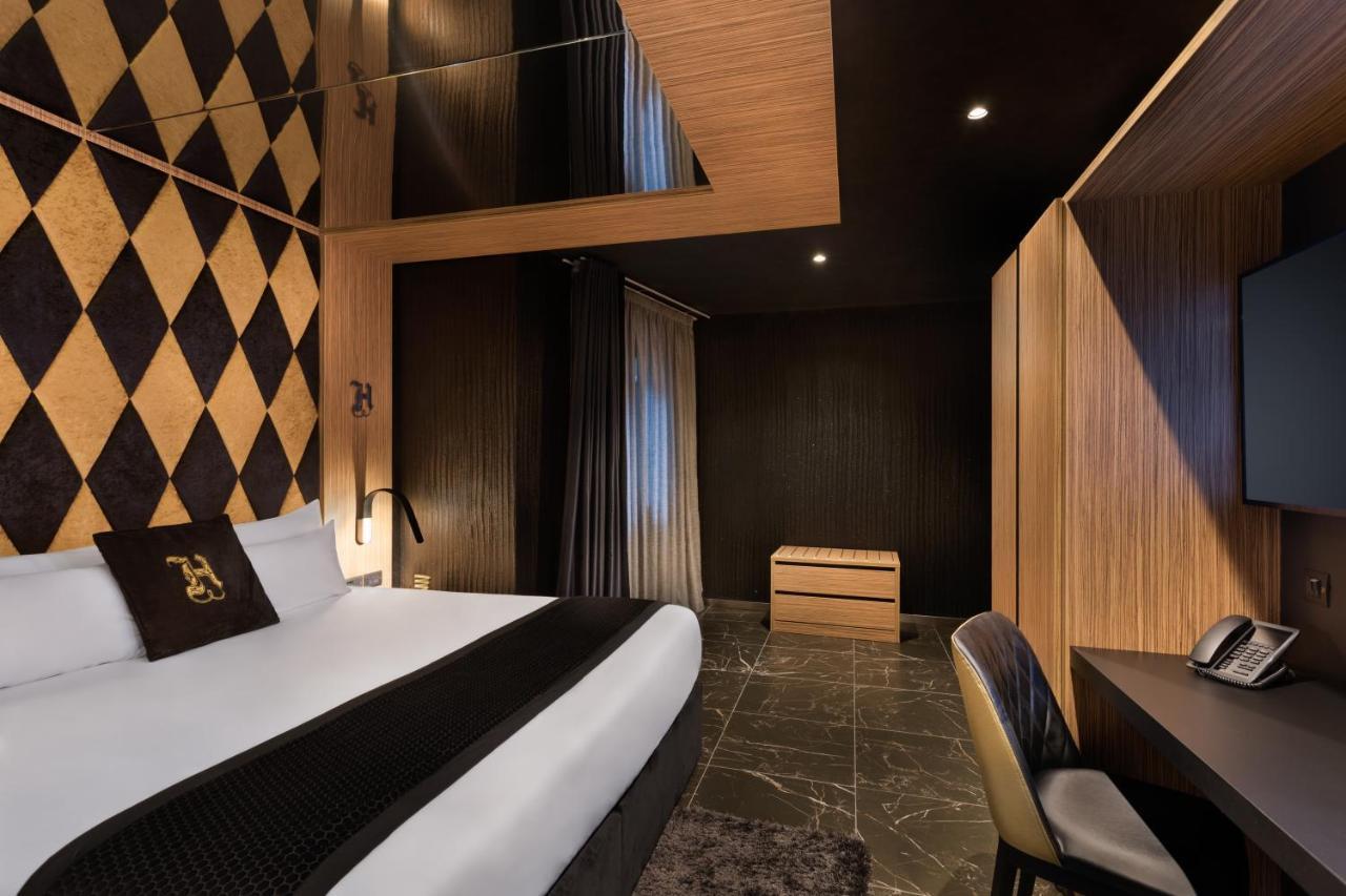 Elegant Room Spa Access