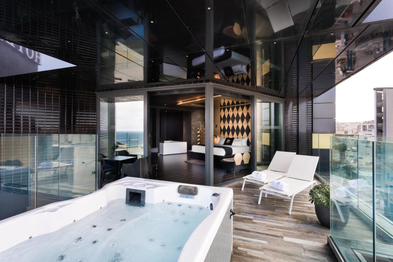 Superior Suite Terrace Hot Tub