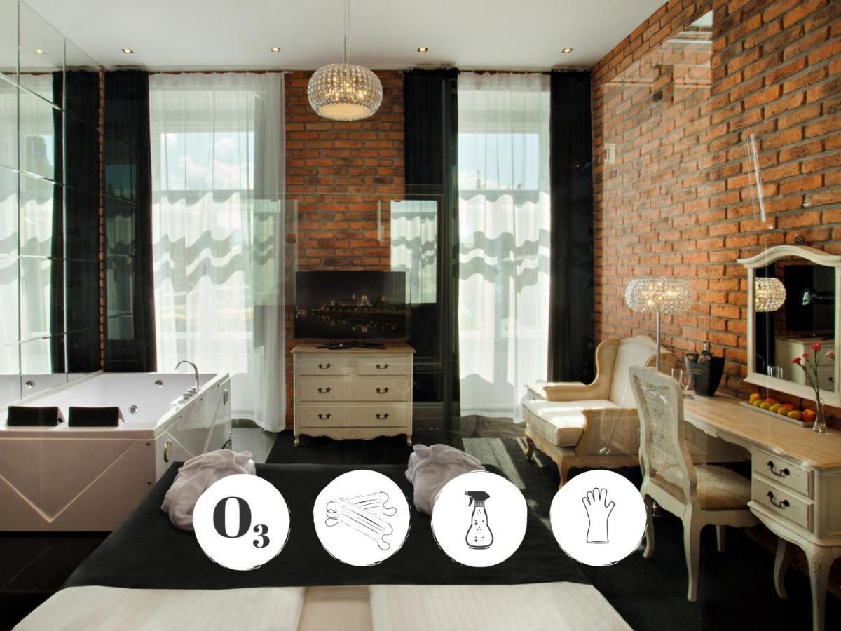 Junior Suite Plus Main Market Square View