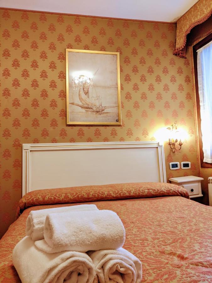 Camera Matrimoniale con Bagno Privato Esterno