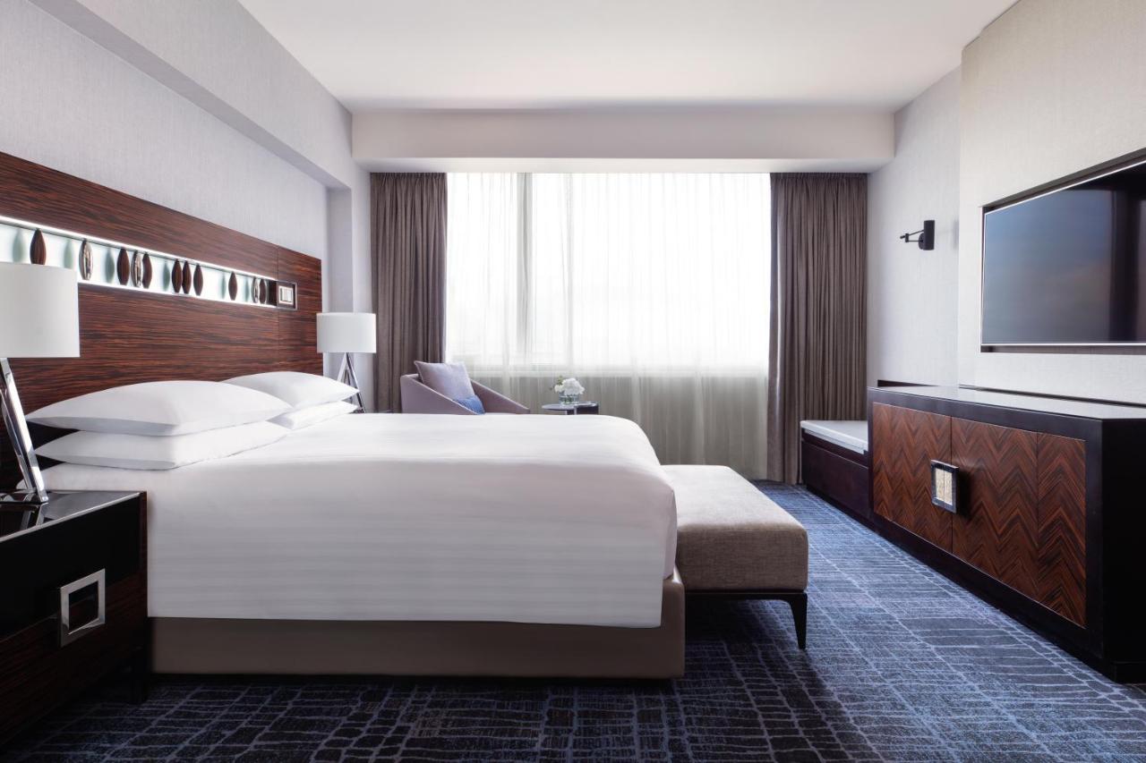 1 King Bed Sea View Executive Lounge Access Large Suite