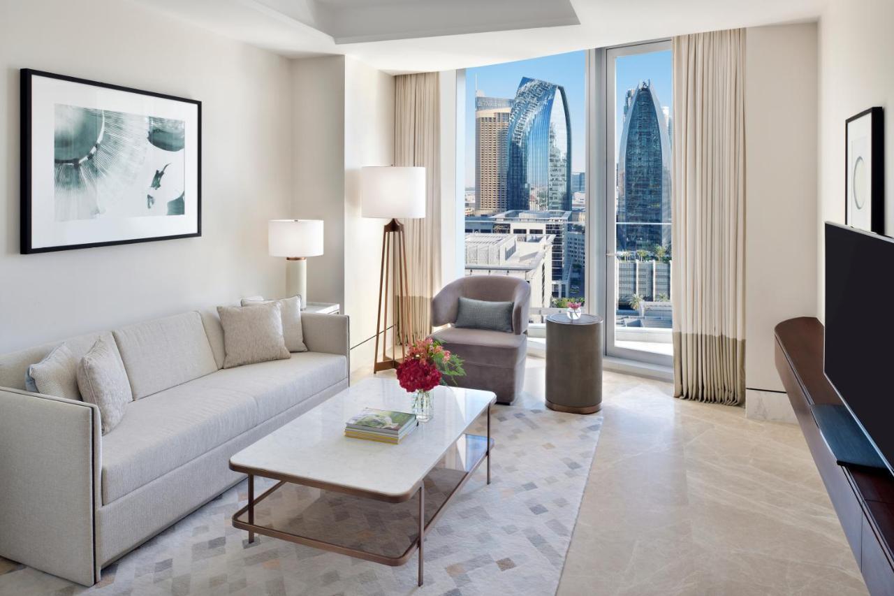 Executive Suite Sky View - Accesso Esclusivo alla Piscina Infinity al 54° Piano e al Club Lounge