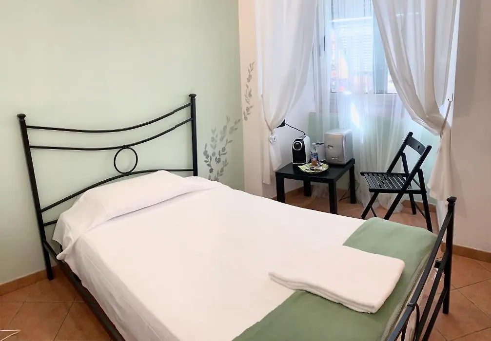 Guest House Virginia'S Rooms-Private Free Parking And Top Carignano District-1