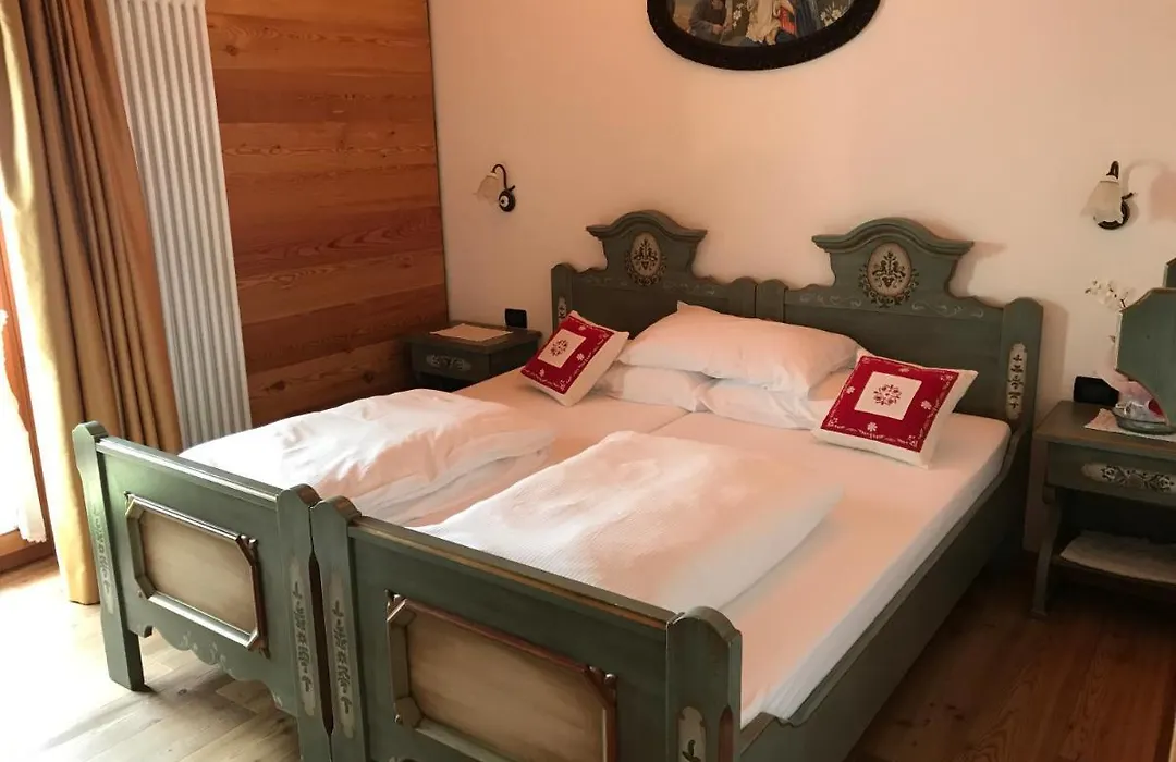 Cozy Apartment Near The Colosseum Central Rome-1