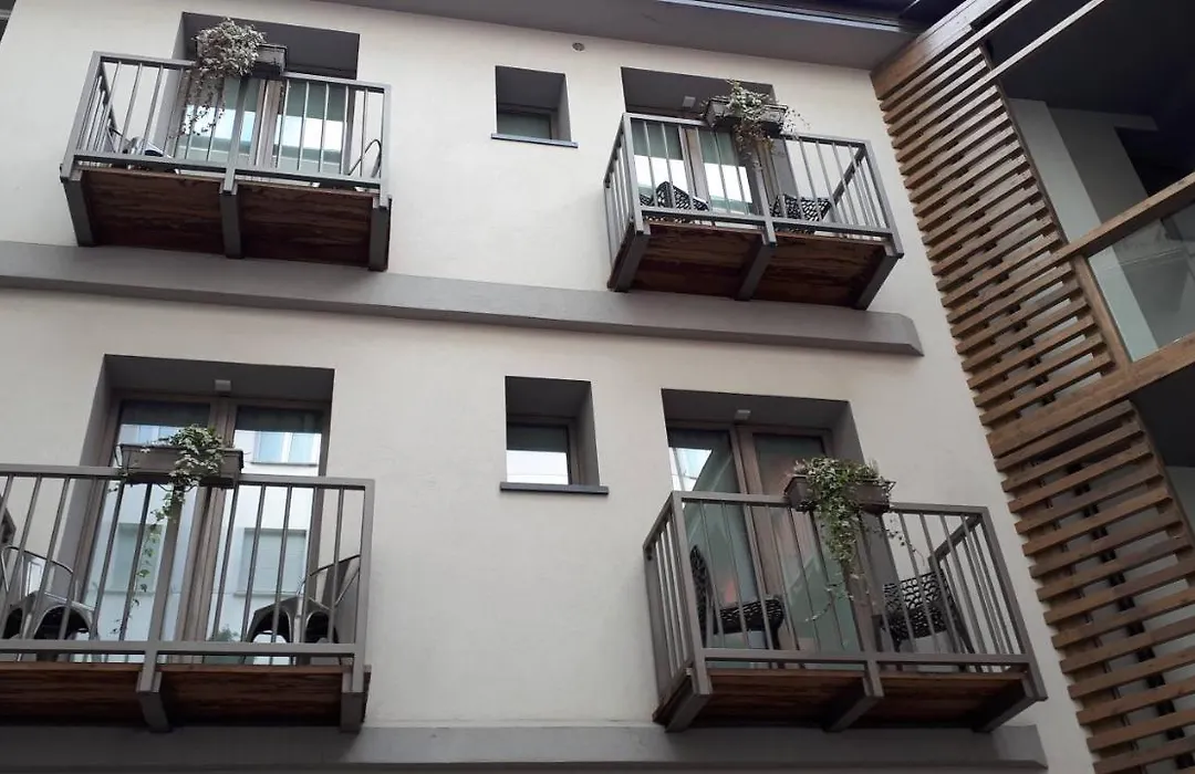 Hotel Bed & Rooms , Corte Rossa -1 Min Walk To Bernina Express-1