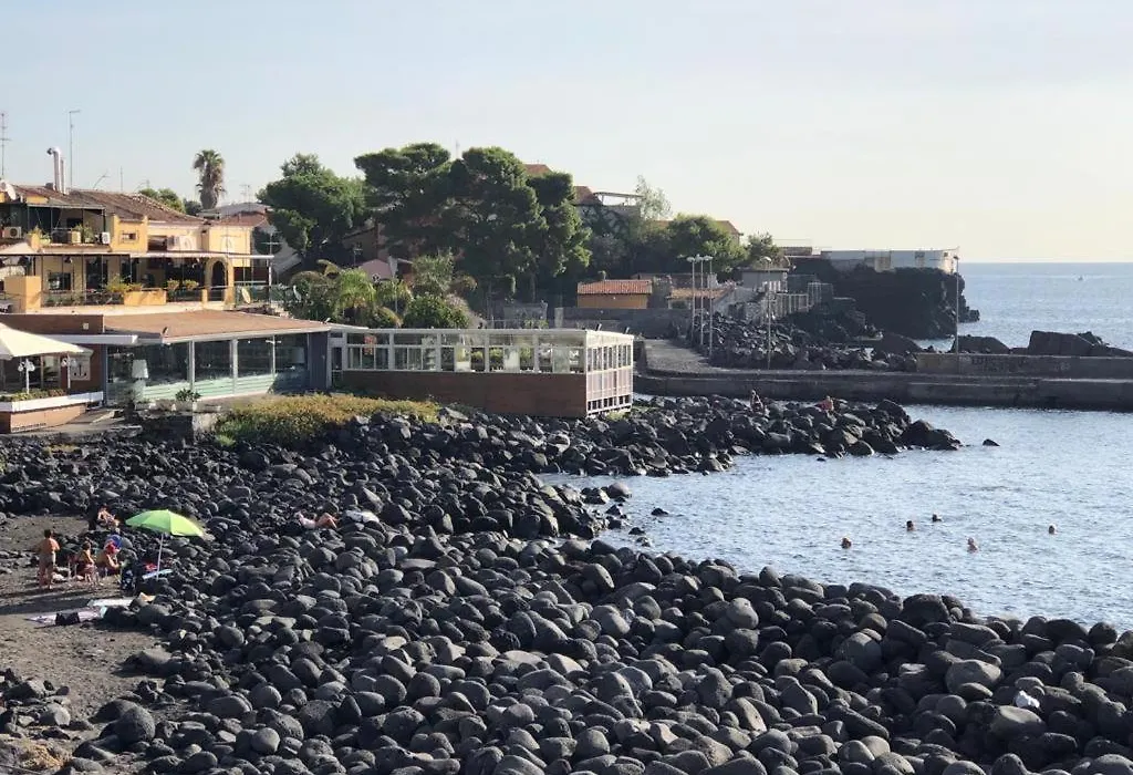 Le tre meraviglie a 200 m dal mare-1
