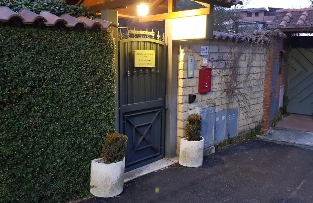 Aurelia Garden Gold B&B-1