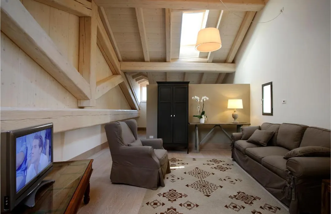Locanda In Borgo Garnì&Wellness-1