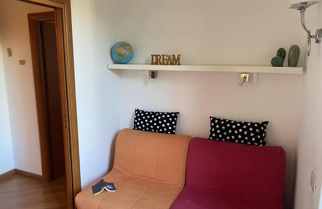Luna Rossa Roma Guest House-1