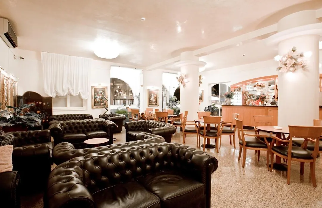 Hotel Azzurra di Gobbi Gestioni srl-1