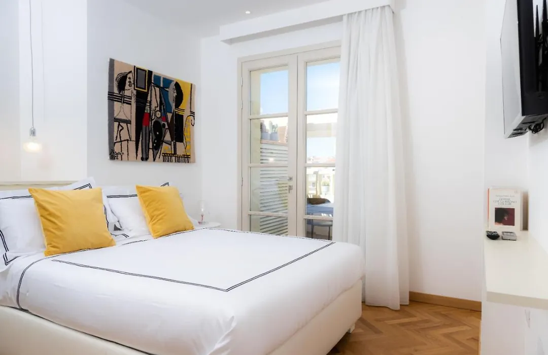 Leopoldo Rooms-1