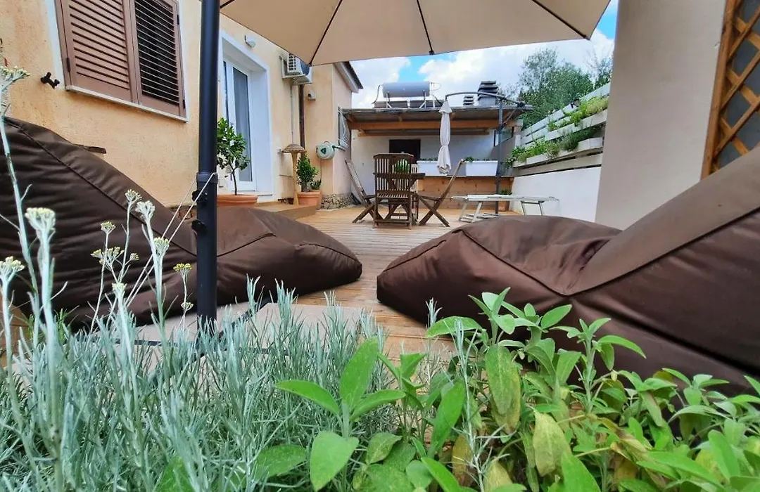 Flamingo Guest House- Rooms-1