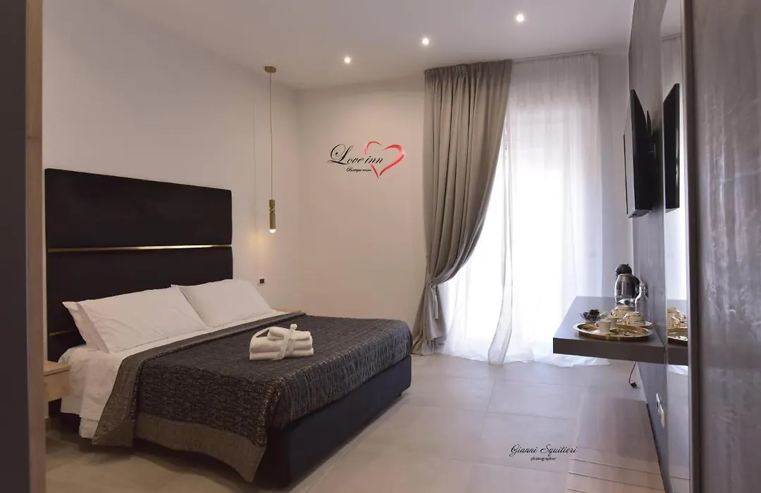 Love Inn-1