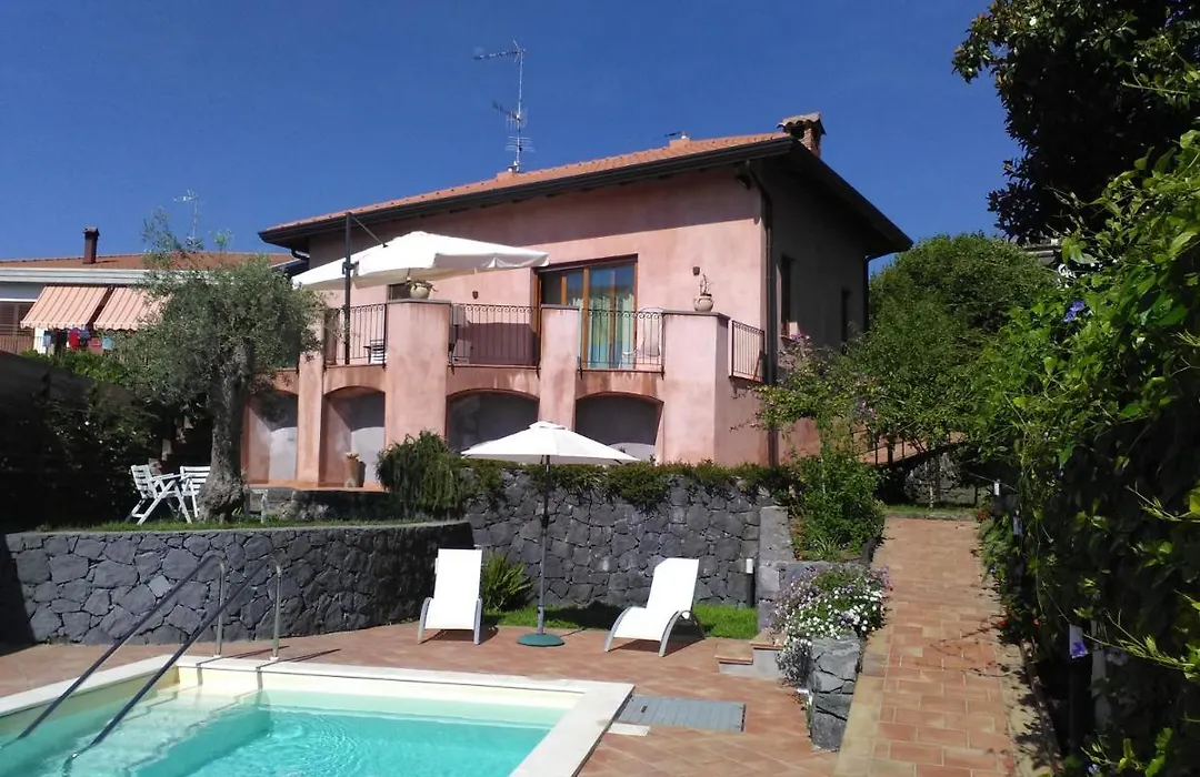La corte di Bafè B&B Slow Life-1
