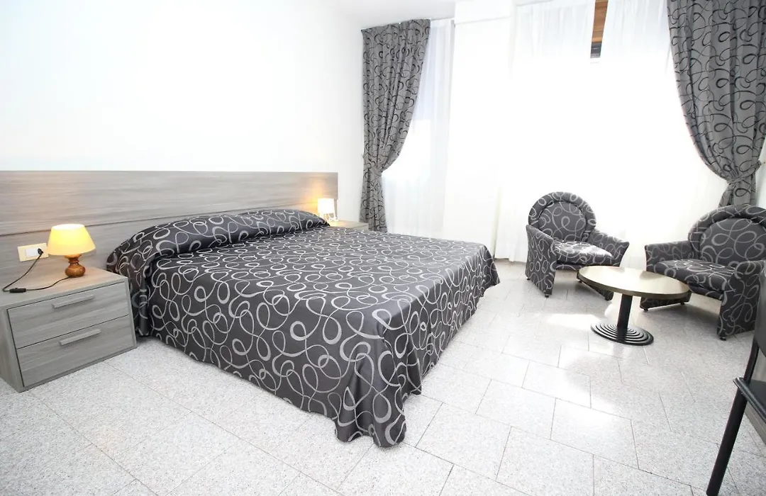 Hotel Croce Di Malta-1