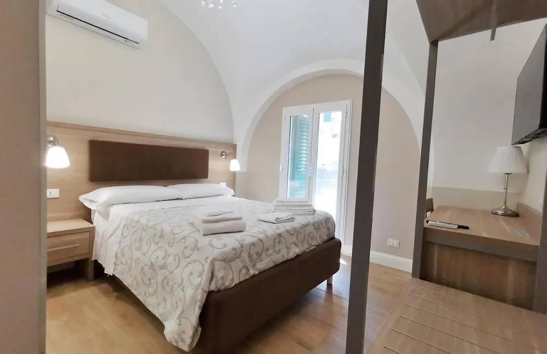Opera Relais 85-1