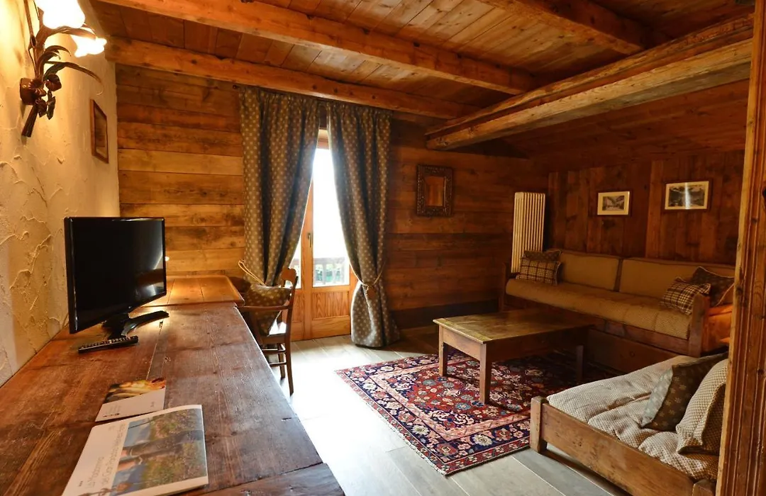La Madonnina Del Gran Paradiso Wellness Hotel-1
