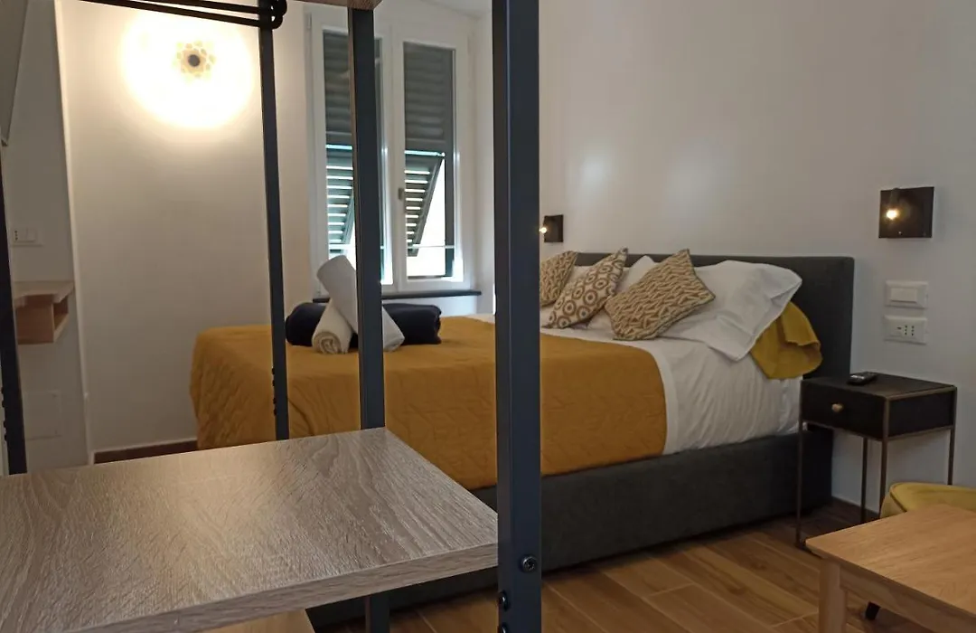 Al Porto 61 - Rooms For Rent-1