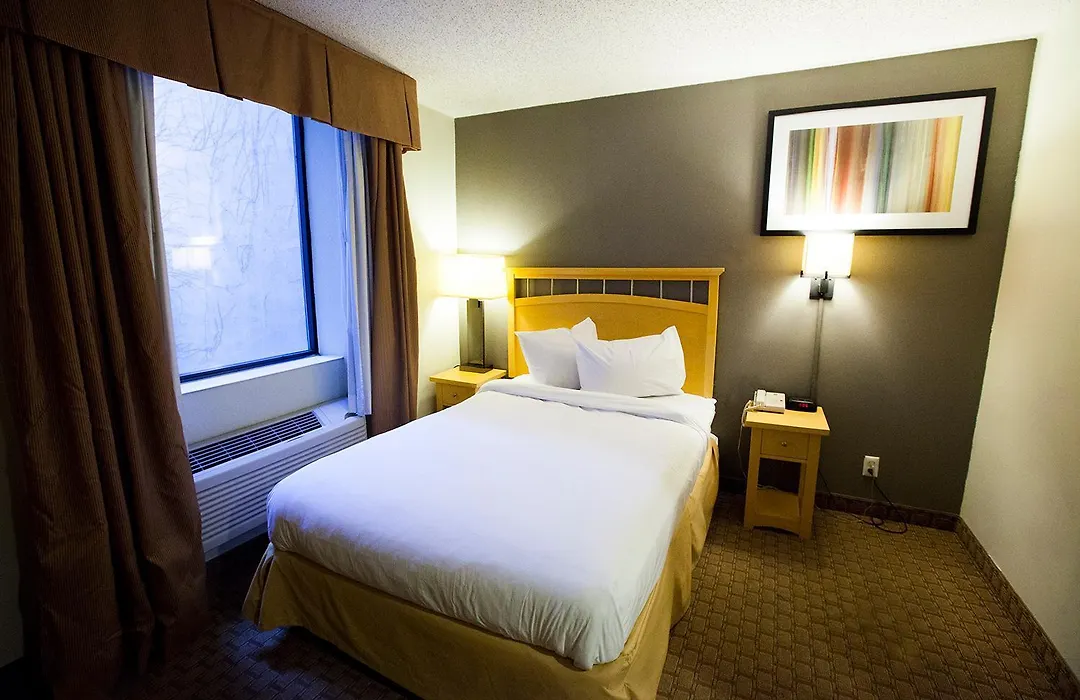Hudson River Hotel-1