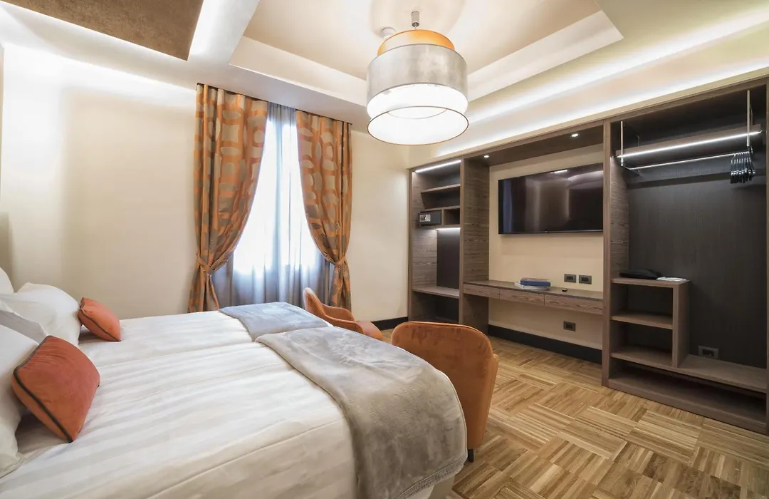 Solo Experience Hotel-1