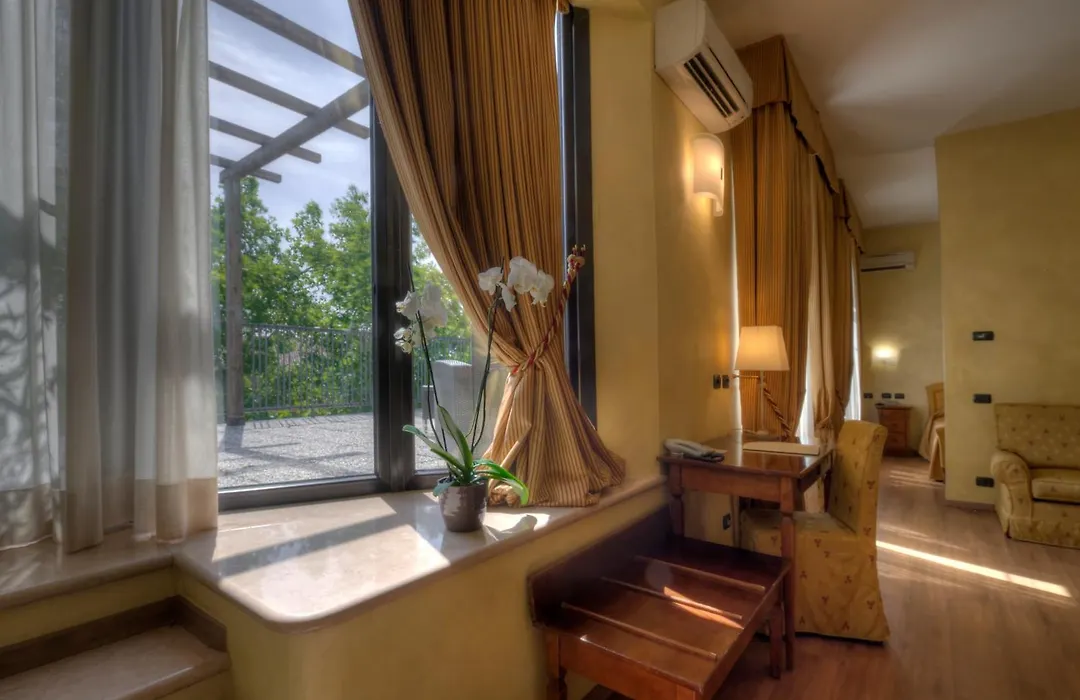Central Park Hotel Modena-1