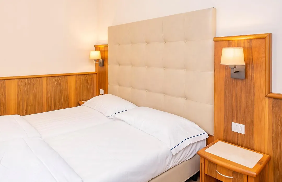 Hotel Centrale-1