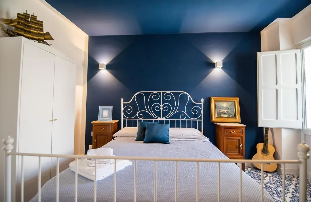 Crudo Home-1