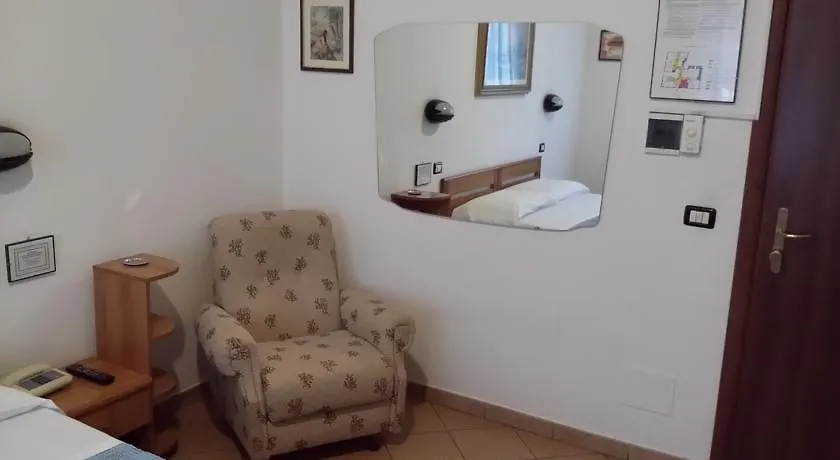 Hotel Dora-1