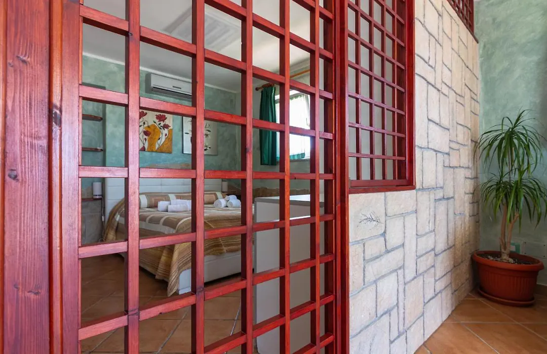 Roccabianca Rooms&Studios-1