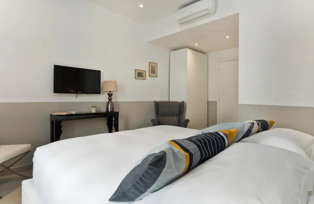 Aeterna Rooms Collection Guesthouse-1