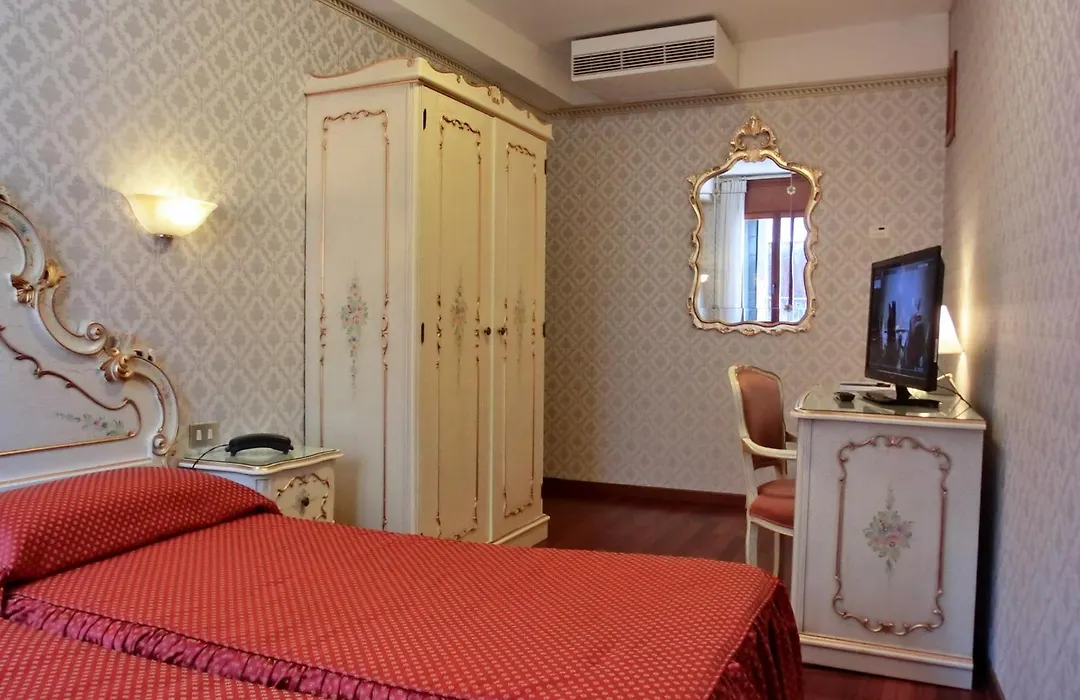 Hotel Diana-1