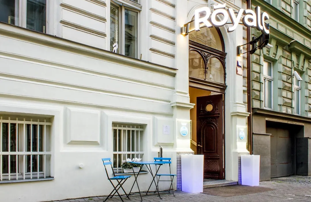 Royal Court Hotel-1