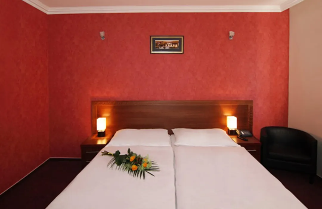 Relax Inn-1