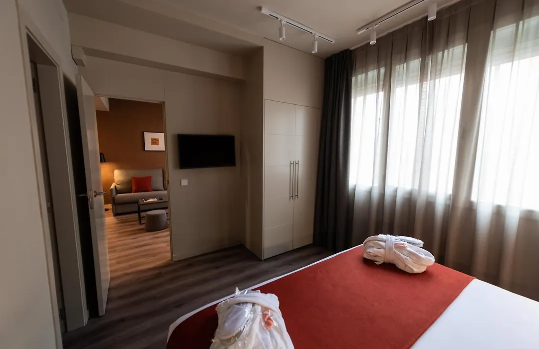 Atenea Rekord Suites Barcelona-1