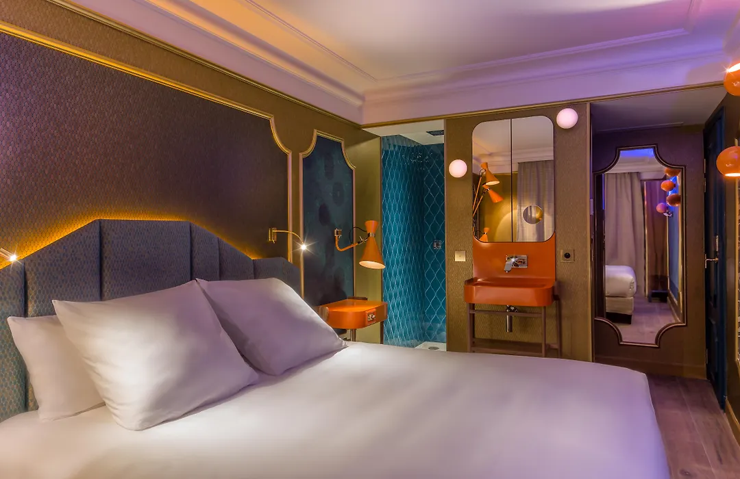 Idol Hotel-1