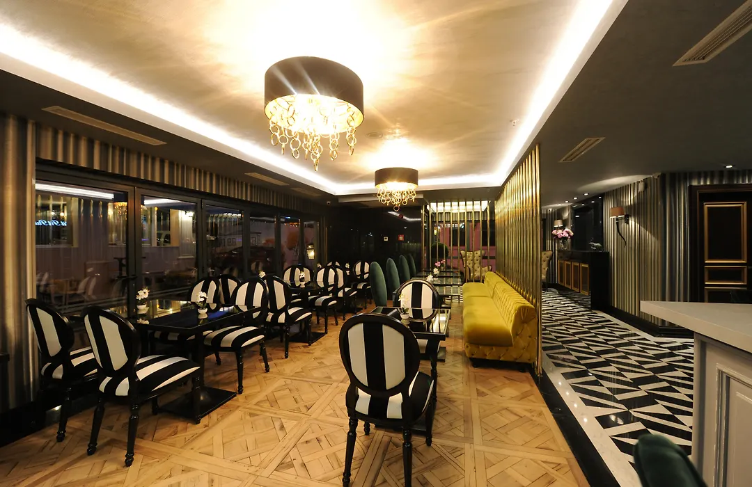 Le Petit Palace Hotel - Special Category-1