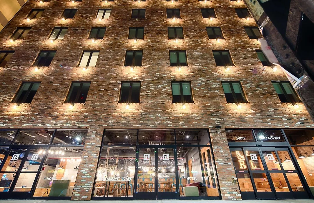 Hotel 1080-1