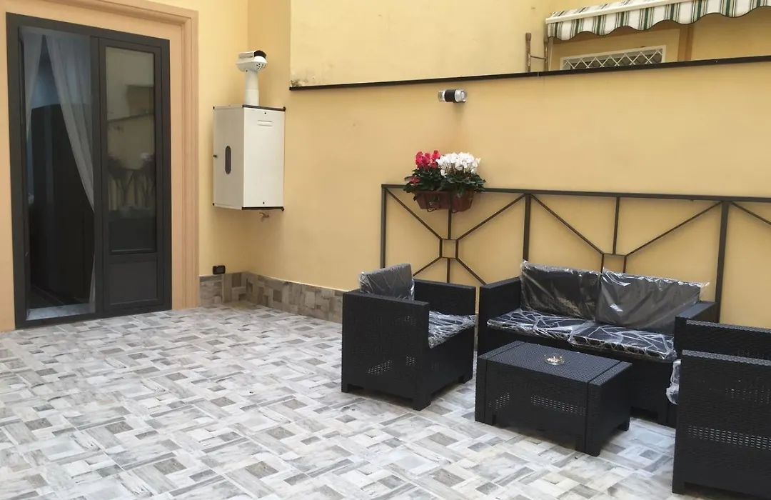 MB95 - Mezzocannone Luxurious Bed&Breakfast-1