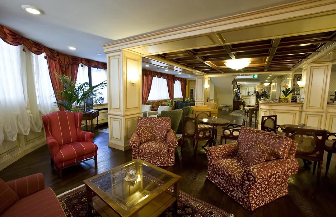 Hotel De La Ville-1