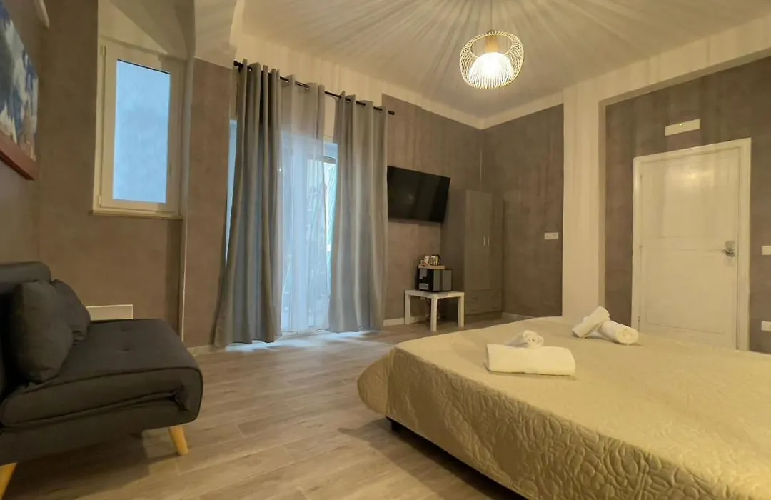 Cconforthotels R&B Gary House-1