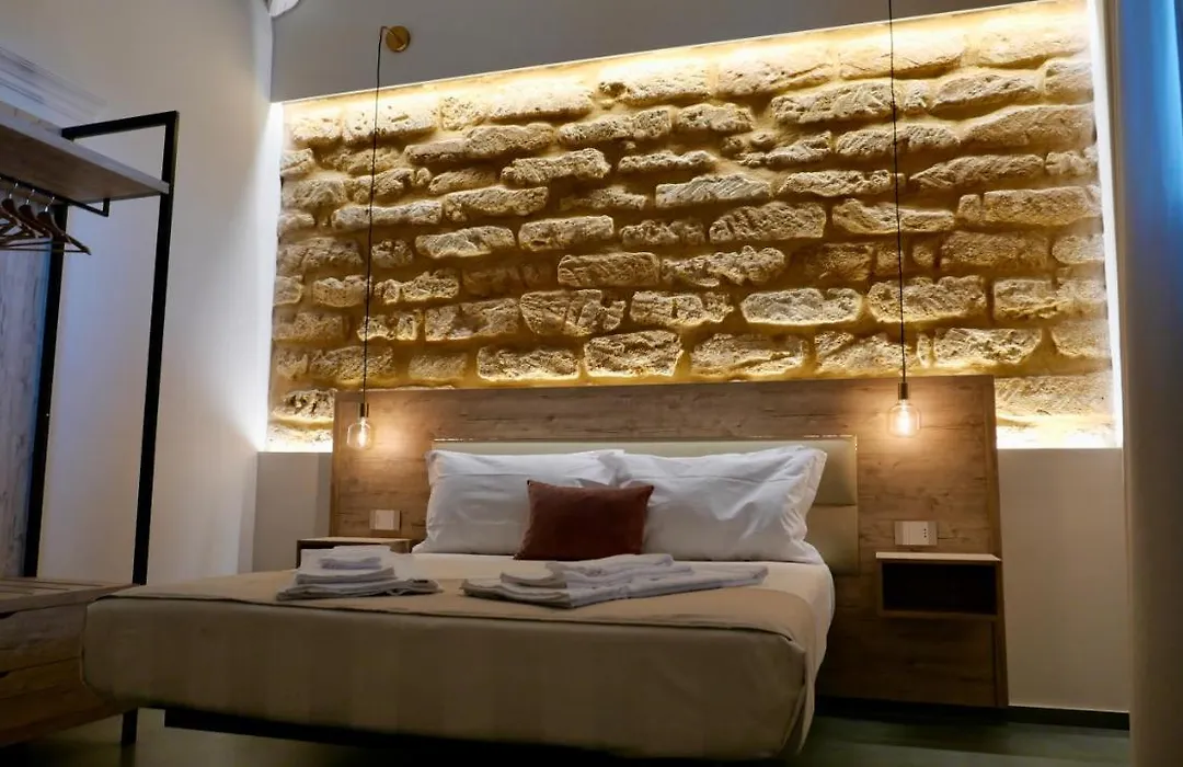 Oneira Rooms-1