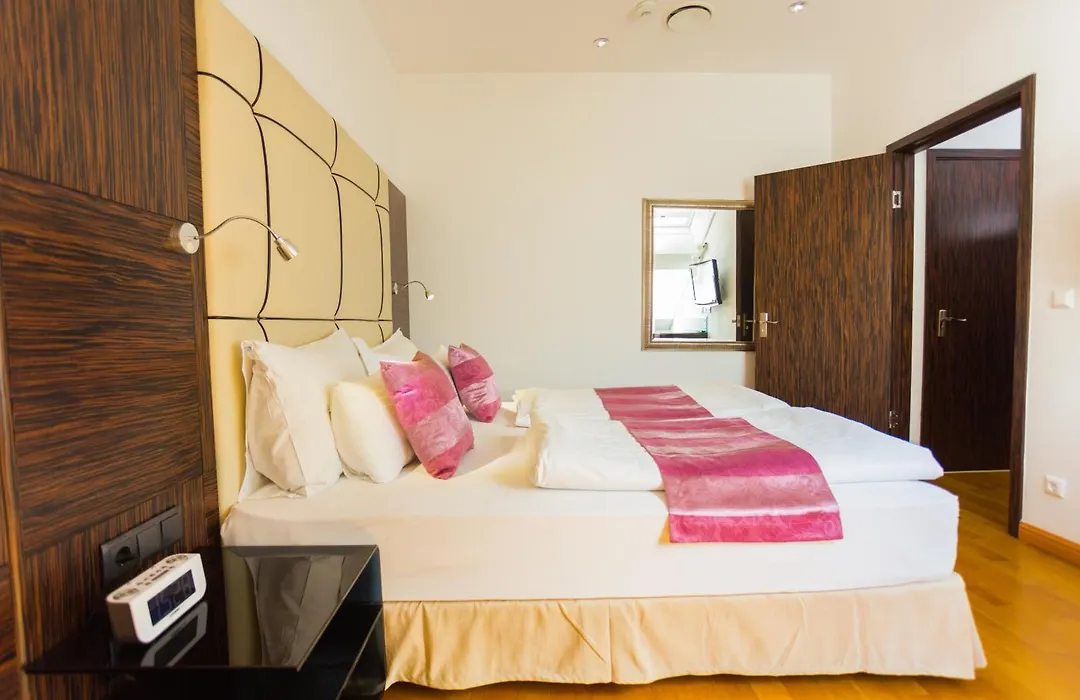 Best Western Plus Hotel Arcadia-1