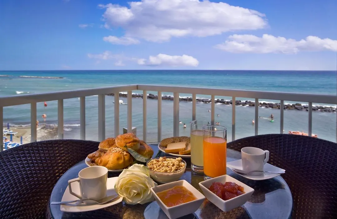 Hotel La Baia-1