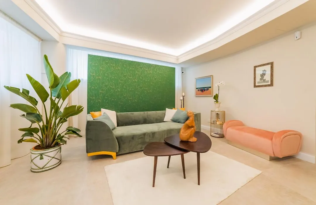 Naxi Suites-1