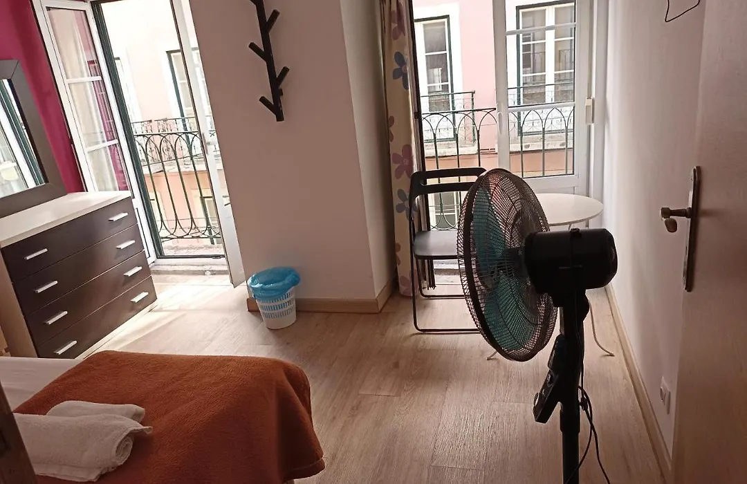 Martim Moniz 28 Guest House-1