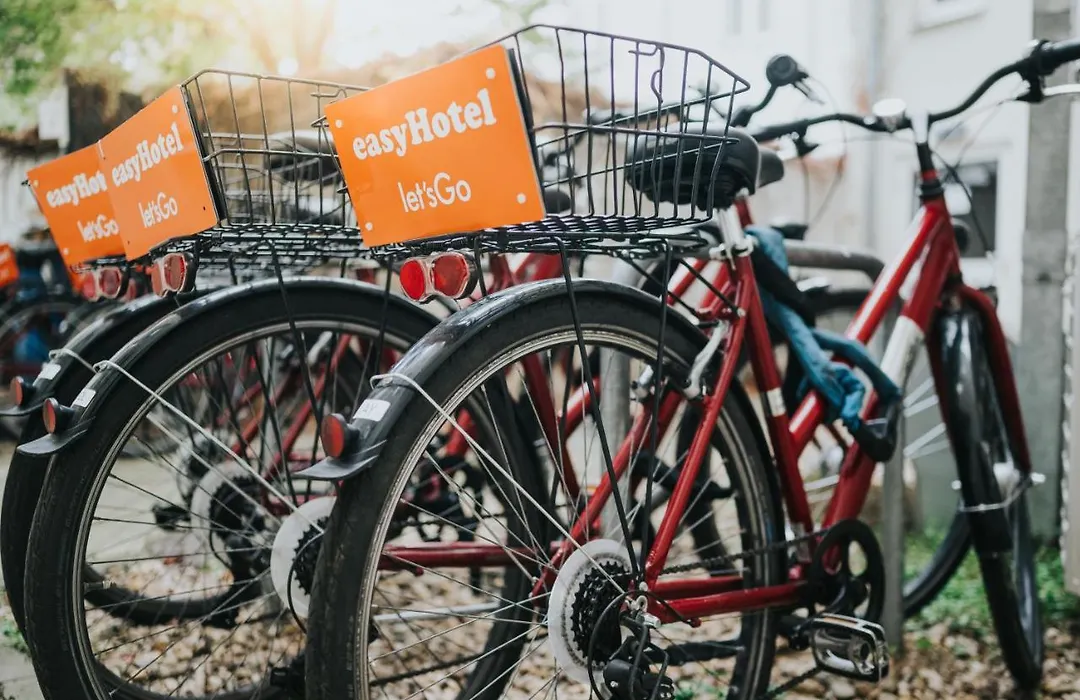 Easyhotel Berlin Hackescher Markt-1