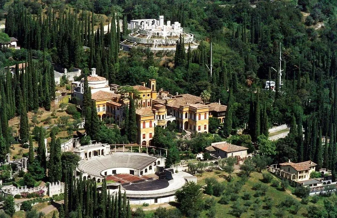 Bike Hotel Touring Gardone Riviera & Wellness-1