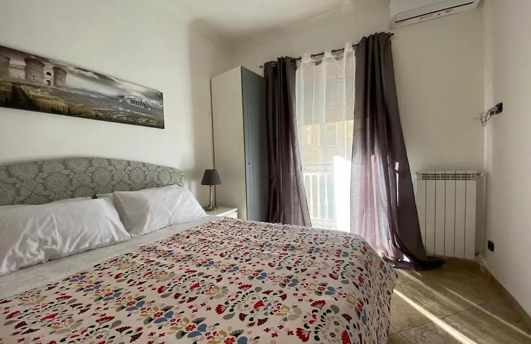 Falù Napoli centro camera con cucina e bagno privato-1