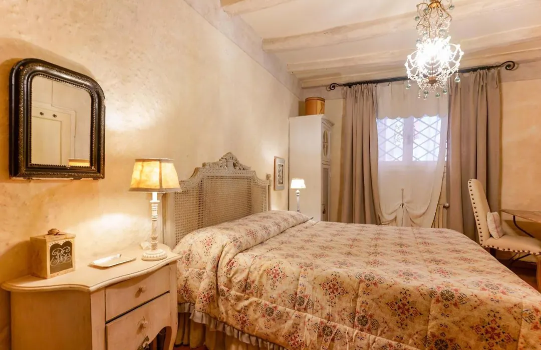 Gallery Guesthouse By Lesdomus-1